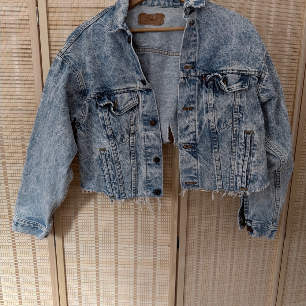 VTG Levi's Light Blue Heavily Distressed Jean Jacket